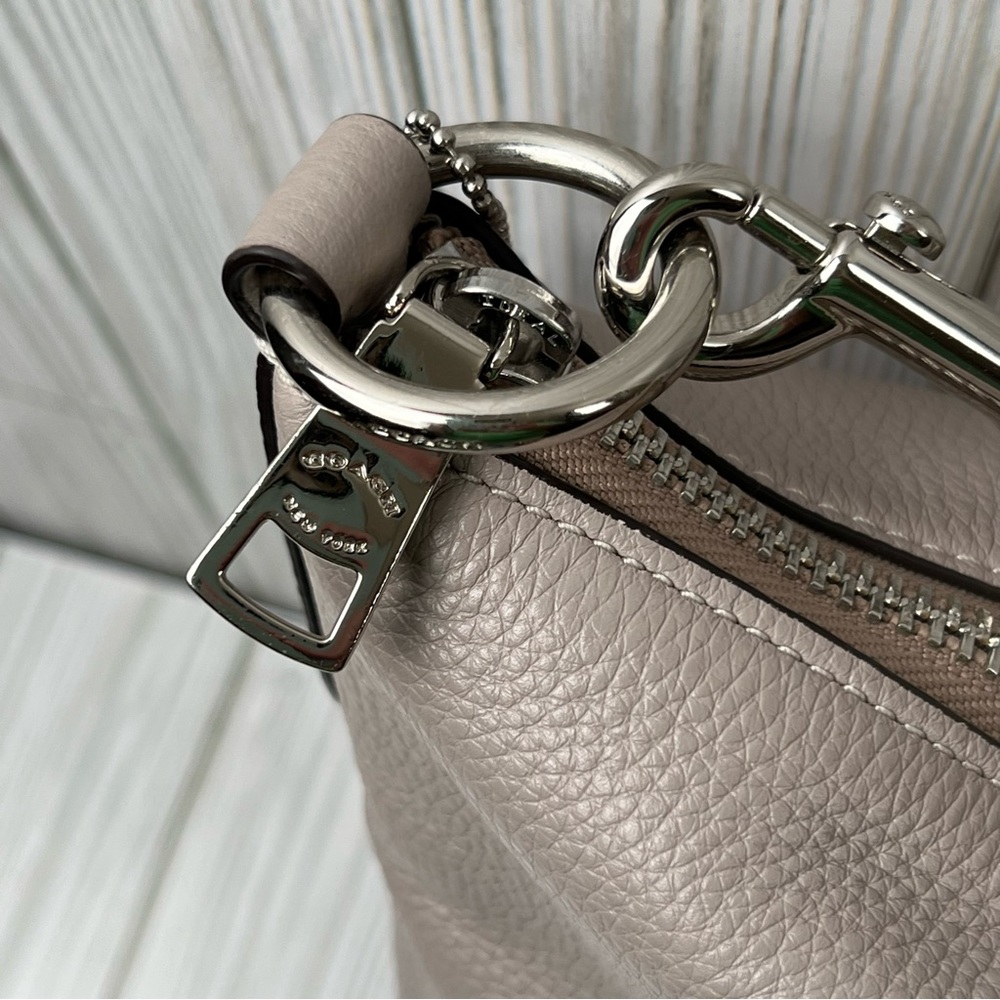 Coach Abby‎ Duffle Chalk Soft Pebbled Leather Shoulder Bag F31507 - Picture 3 of 9